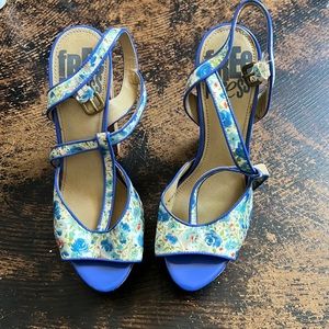 Free Press Blue Flowered Heels 6m 3 In Heel